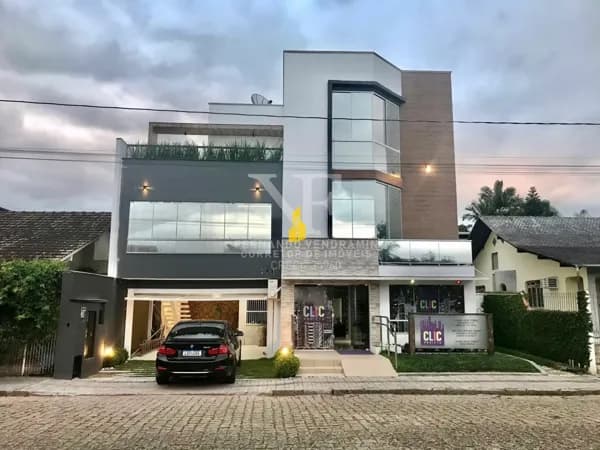 Apartamento Duplex e Sala Comercial