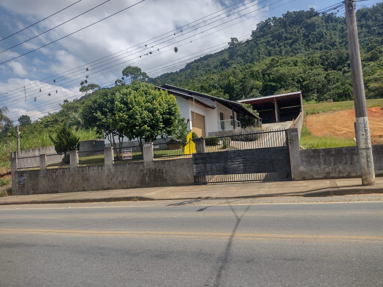 Casa e Galpão para Cavalos