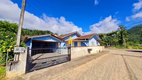 Casa com 200m² em Rio dos Cedros-SC