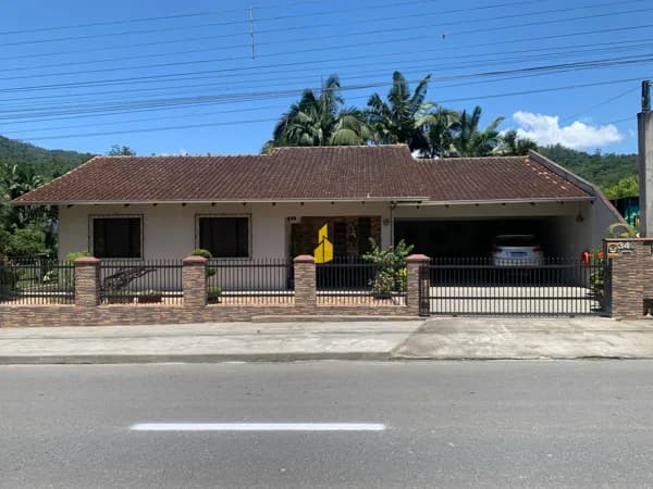 AMPLA CASA COM 3 DORMITÓRIOS NA CIDADE MAIS ALEMÂ DO BRASIL - POMERODE/SC