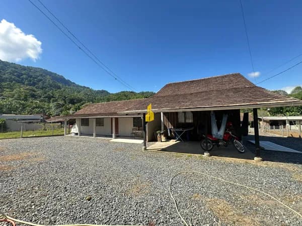 AMPLO TERRENO COM 4 CASAS PARA MORADIA OU LOCAÇÃO NA CIDADE DE RIO DOS CEDROS/SC