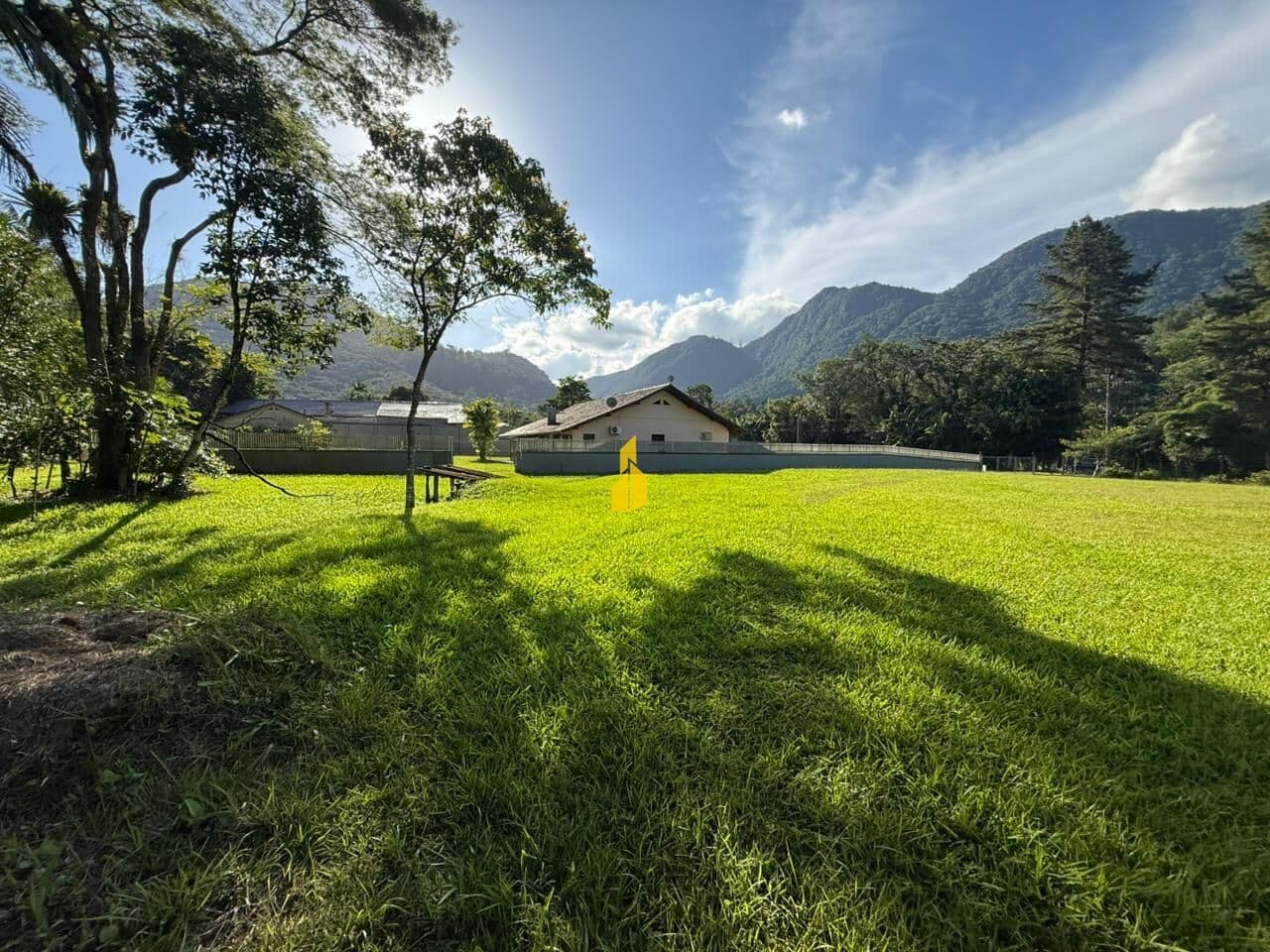 Sítio com 81 mil m² em Rio dos Cedros