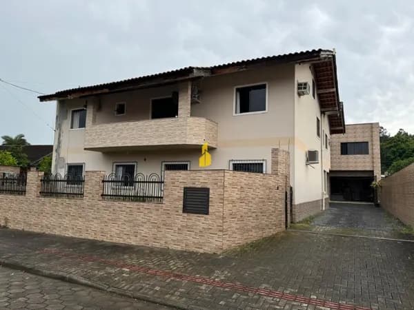 Casa em Rio dos Cedros - Cruzeiro