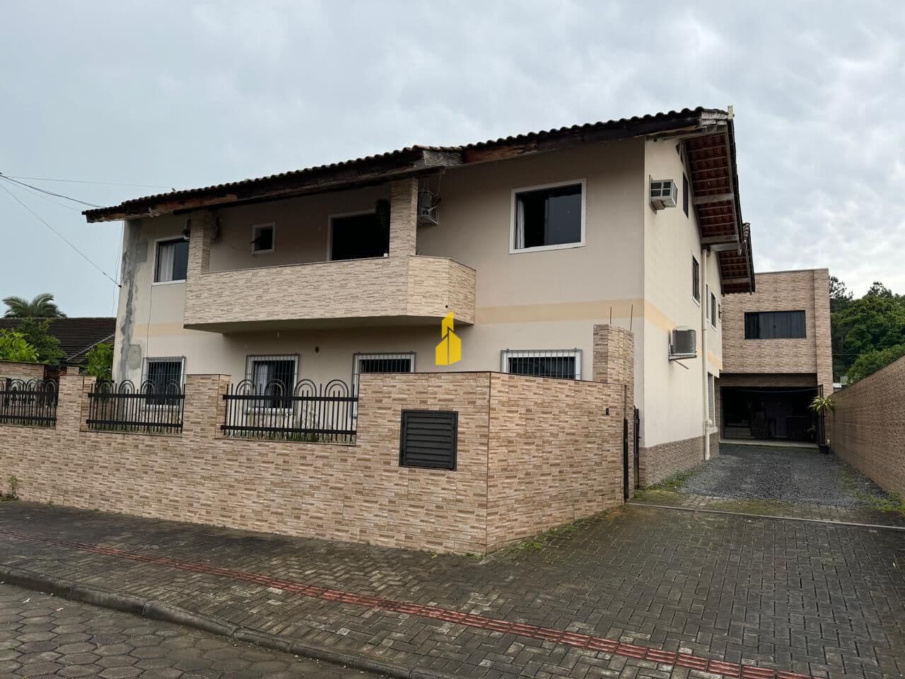 Casa em Rio dos Cedros - Cruzeiro