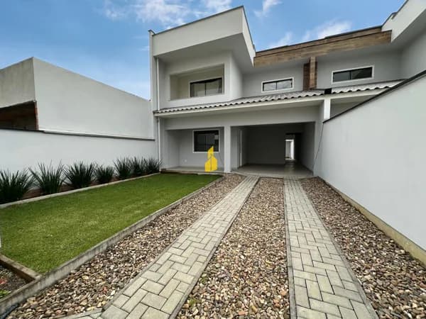 Sobrado à venda no bairro Capitais em Timbó
