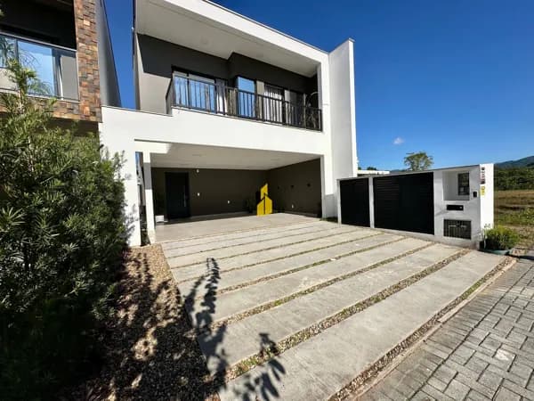 Casa alto padrão 100% mobiliada à venda no Bairro Quintino em Timbó