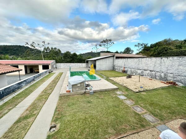 Casa á VENDA em Timbó