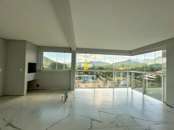 APARTAMENTO COM 3 SUÍTES NO CENTRO DE TIMBÓ/SC