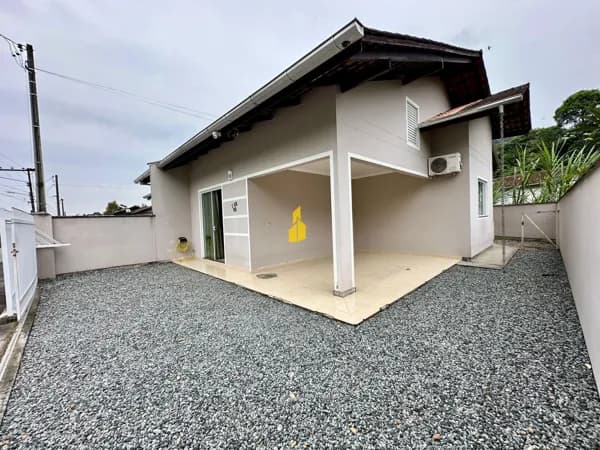 LINDA CASA NA CIDADE DE POMERODE/SC