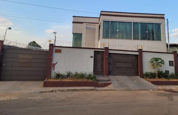 Sobrado em Aparecida de Goiânia - Itapoã