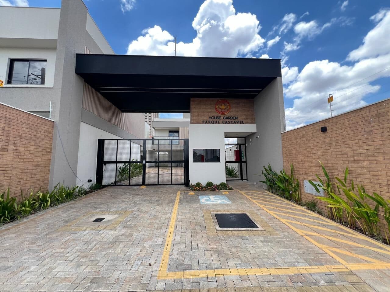 Sobrado em Goiânia - Jardim Atlântico