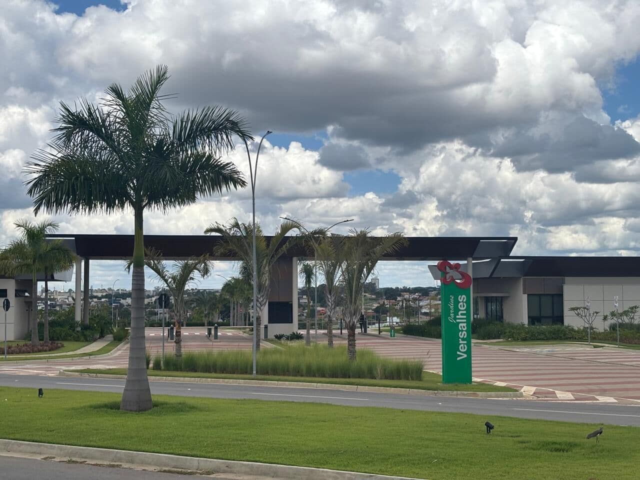 Lote/Terreno em Aparecida de Goiânia - Jardins Versalhes