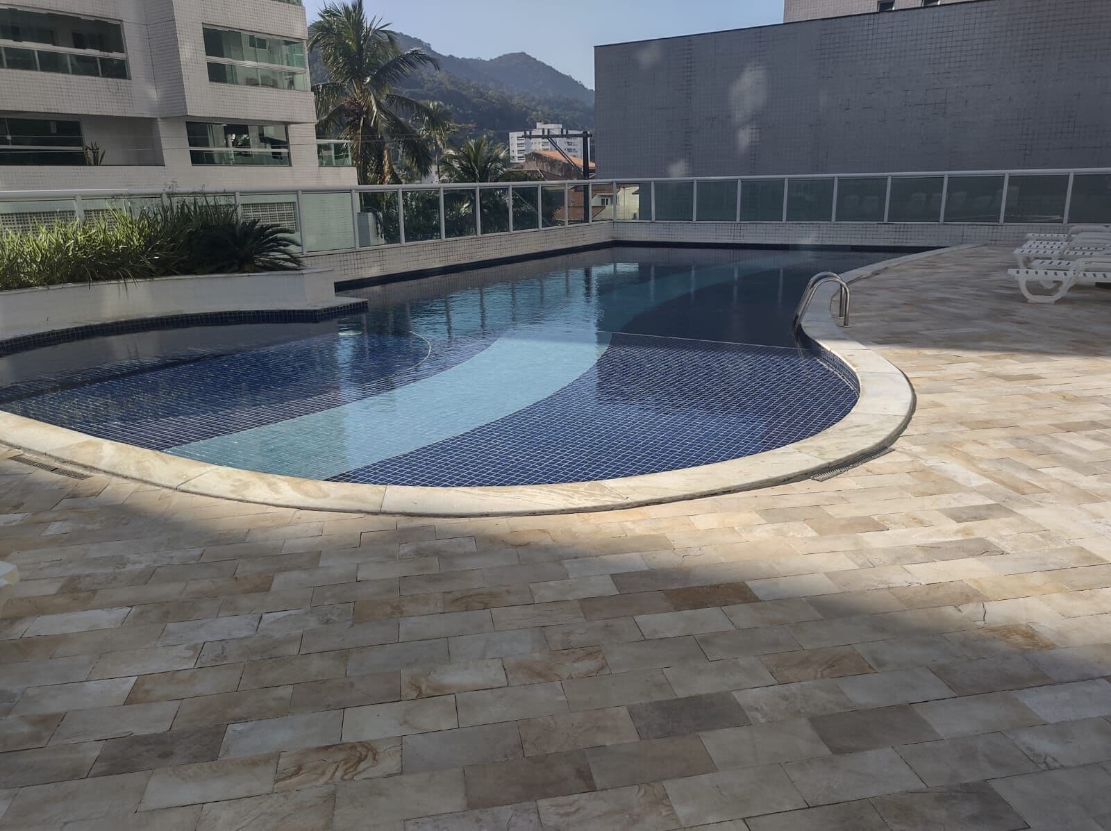 🌴 Apartamento de Luxo à Venda no Centro de Mongaguá 🌊