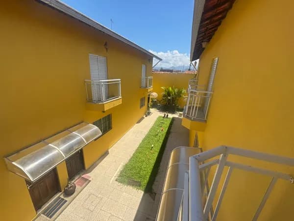 Sobrado á Venda Porteira Fechada Praia Mongaguá