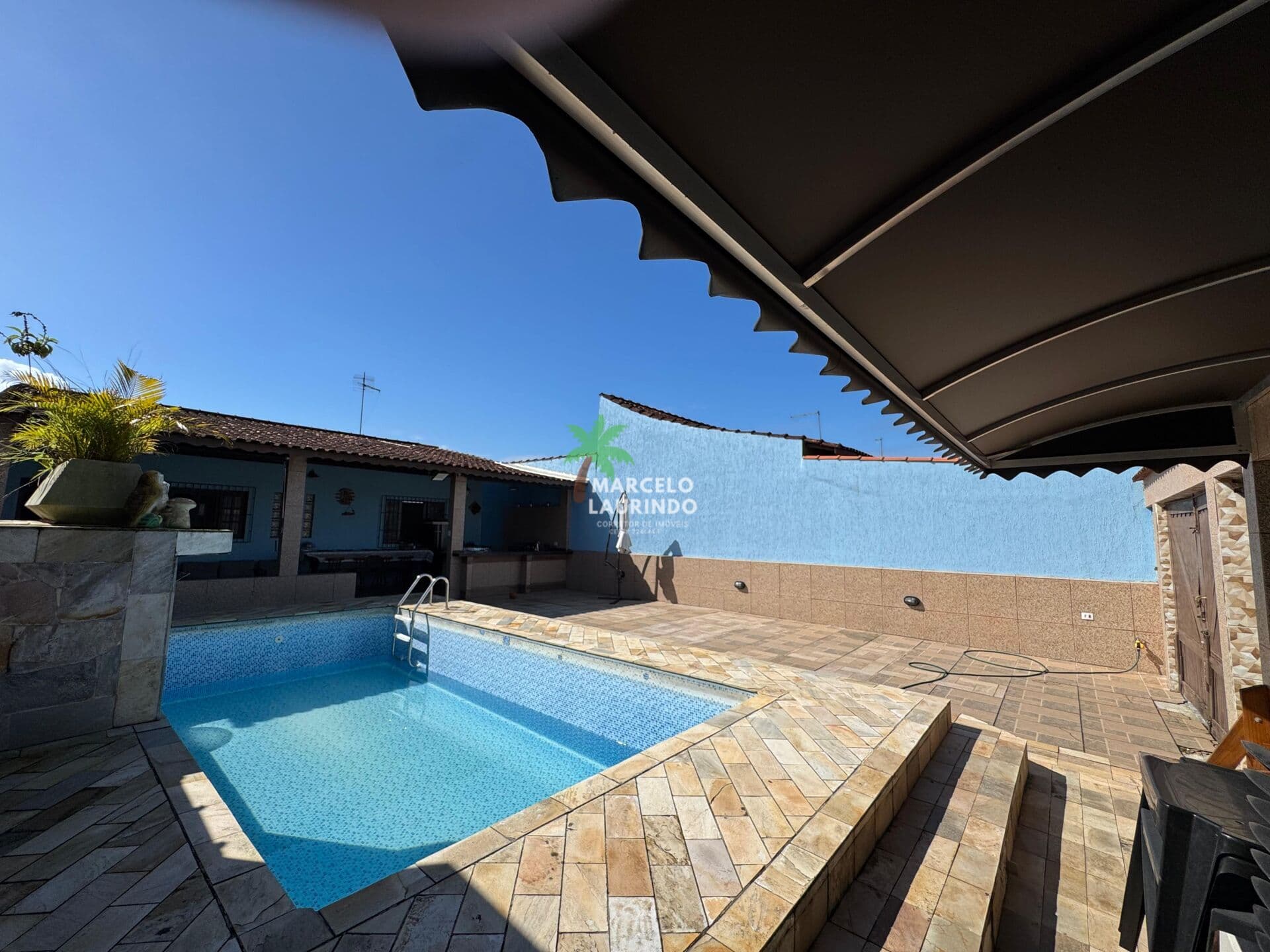 Casa à venda em Itaóca Mongaguá/SP com piscina, churrasqueira e 2 dormitórios | Ref. 613