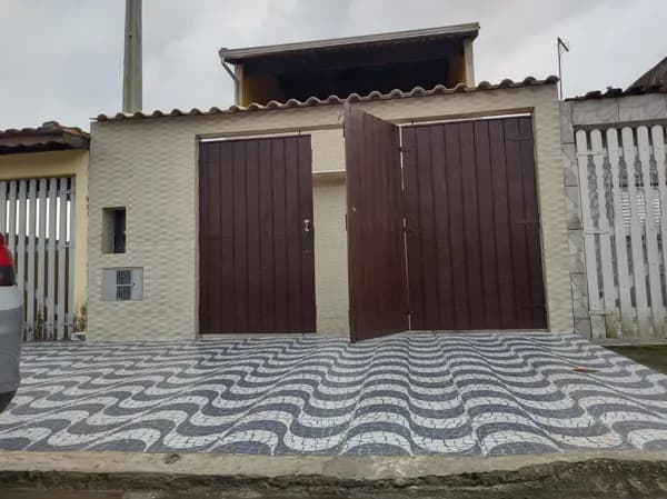 Seu refúgio à beira-mar espera por você!
