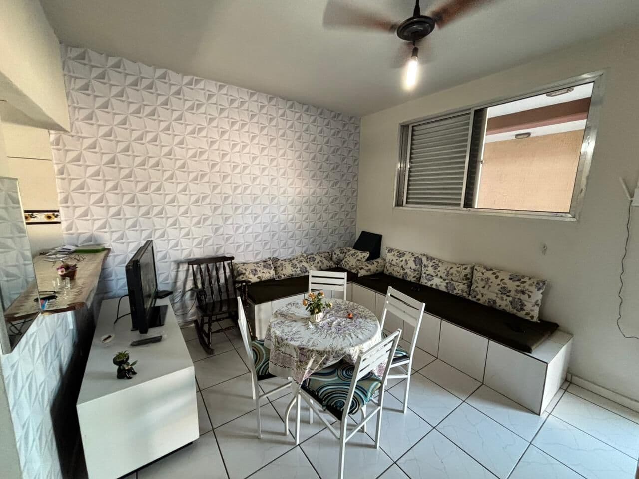 Apartamento à venda em Mongaguá no bairro Plataforma lado praia por R$ 170 mil
