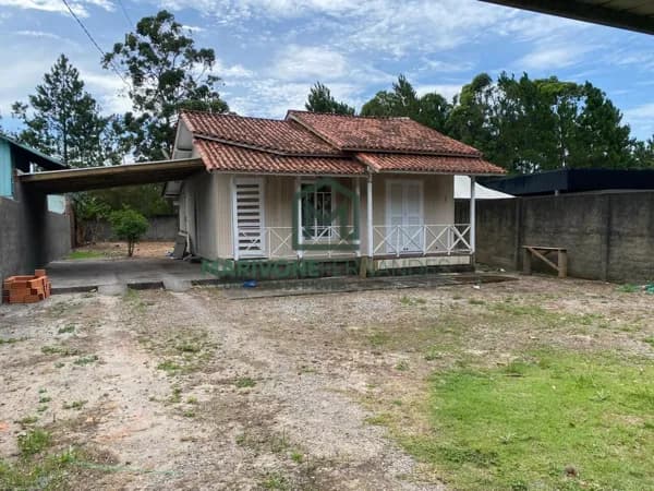 Casa em Laguna - Barbacena