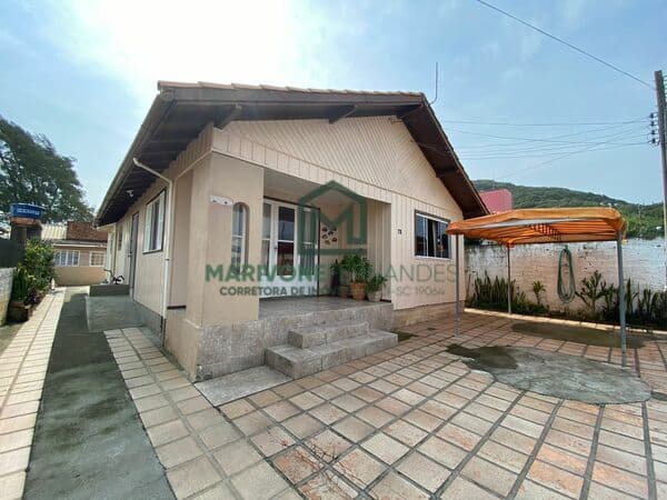 Casa em Laguna - Magalhães