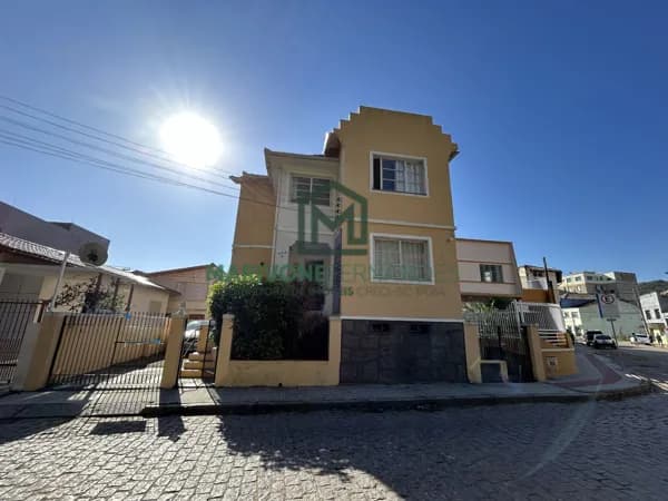 Sobrado em Laguna - Centro