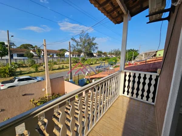 Duplex com 257m² à venda no Bairro Estação, São Pedro da Aldeia/RJ