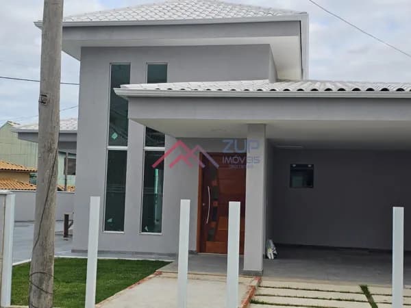 Casa Alto Padrão à venda no Condomínio Solar dos Cantarinos I, São Pedro da Aldeia-RJ