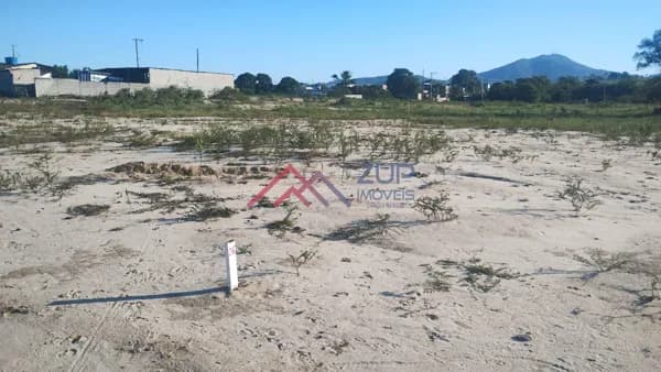 Terreno à venda no Condomínio Horizontal Morada dos Pinheiros, São Pedro da Aldeia-RJ