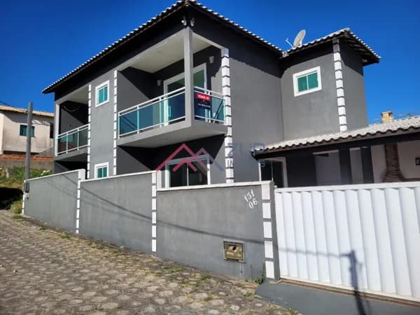 Casa Duplex à venda no Condomínio Cisne Branco