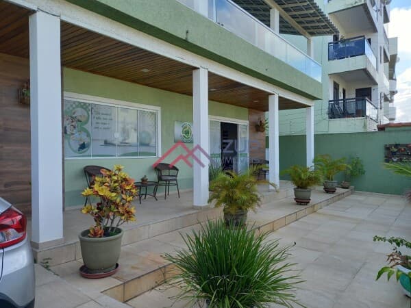 Casa duplex ampla com área gourmet em excelente localização
