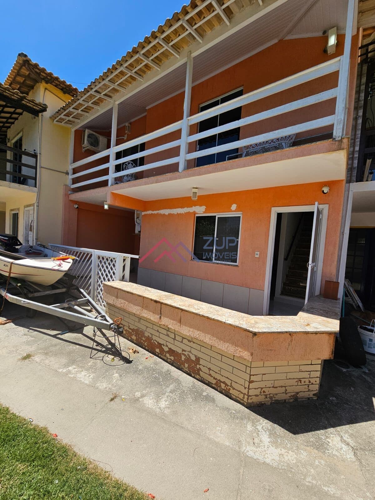 Duplex com 134m² à venda no bairro Balneário São Pedro, São Pedro da Aldeia-RJ