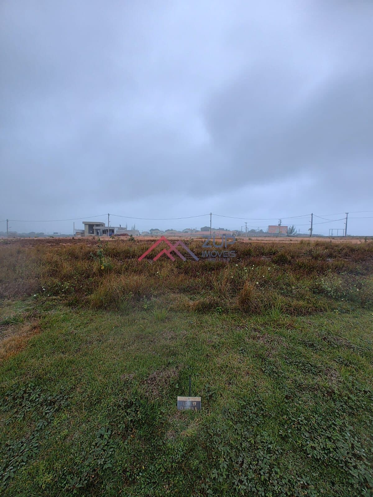 Terreno à no Condomínio Riviera Resort Club, Balneário, São Pedro da Aldeia-RJ