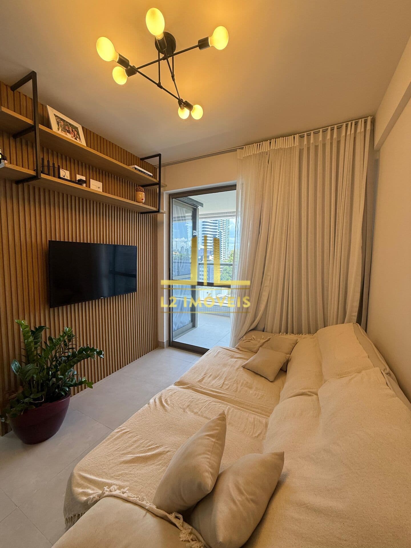 APARTAMENTO ALTO PADRÃO - 2/4 COM SUÍTE - 60M² - PORTEIRA FECHADA - ONDINA