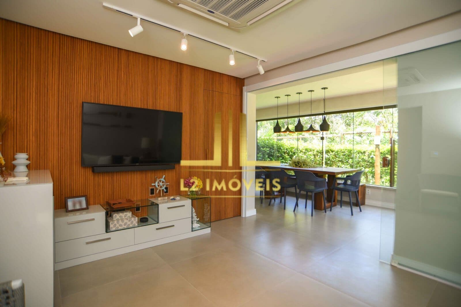 APARTAMENTO ALTO PADRÃO - 3 SUÍTES - GUARAJUBA - PORTEIRA FECHADA