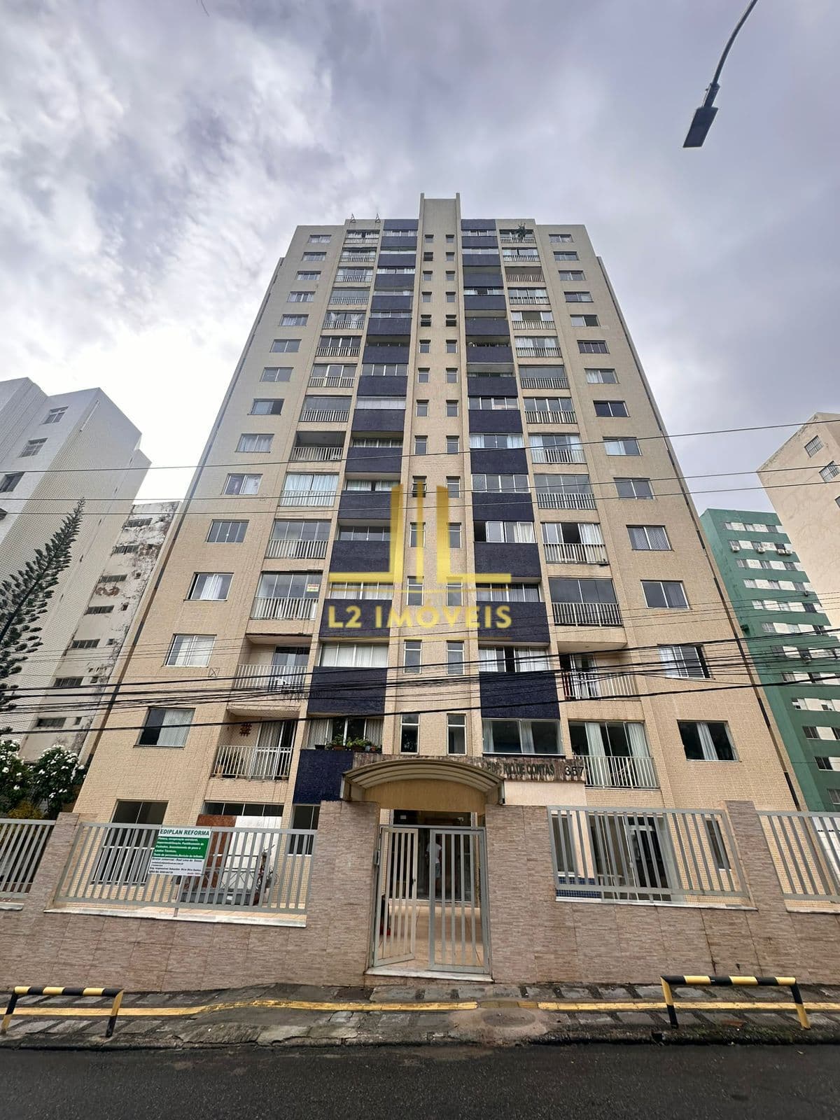APARTAMENTO - 2/4 SENDO 1 SUÍTE - 89M² - NASCENTE TOTAL - 01 VAGA COBERTA - COSTA AZUL