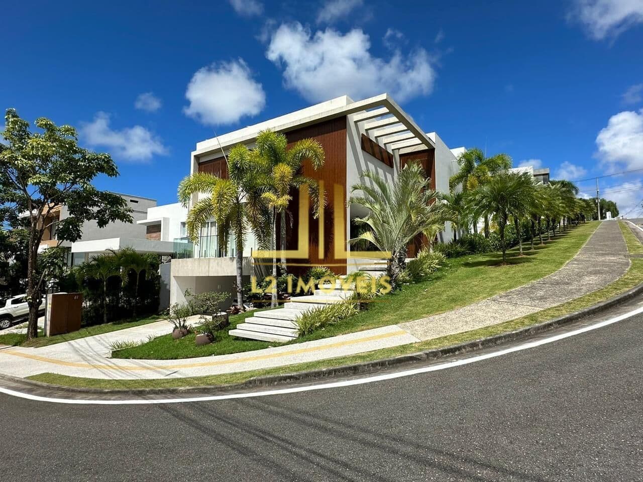 CASA LUXUOSA - 4 SUÍTES - PORTEIRA FECHADA - ALPHAVILLE 2