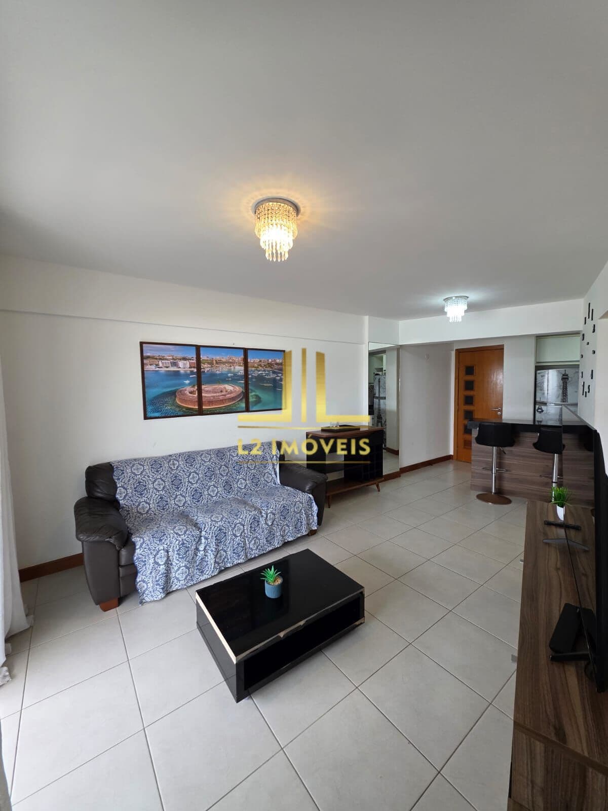 APARTAMENTO - QUARTO E SALA - PORTEIRA FECHADA - ARMAÇÃO