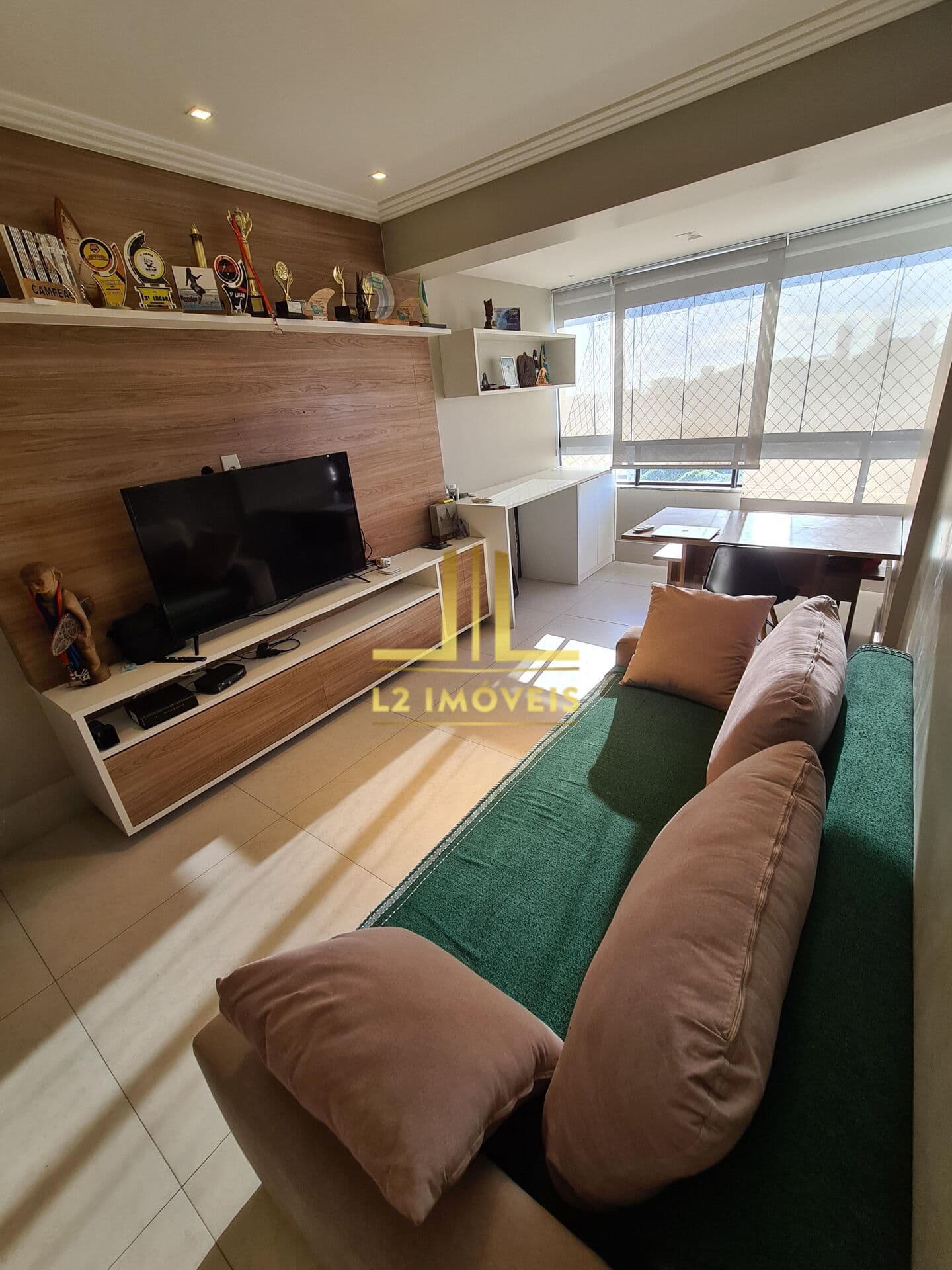 APARTAMENTO - 2 SUÍTES - PORTEIRA FECHADA - ONDINA