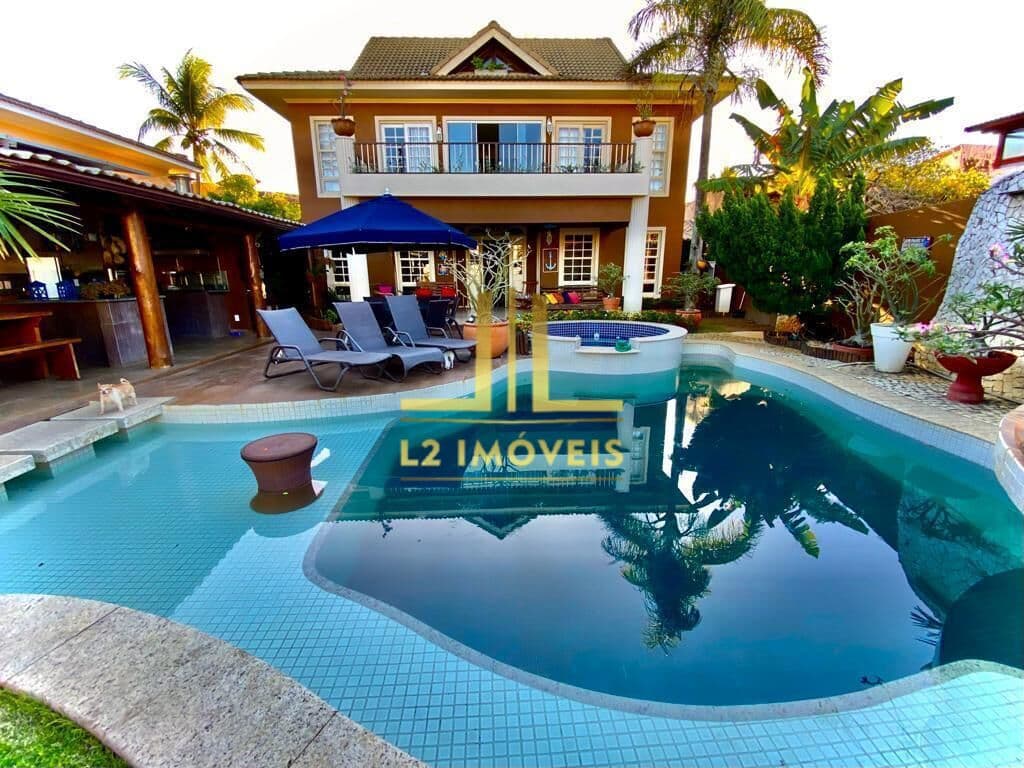 CASA TRIPLEX - 7 QUARTOS SENDO 5 SUÍTES - VILAS DO ATLÂNTICO