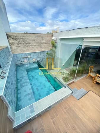 COBERTURA DUPLEX - 2/4 SENDO 1 SUÍTE - 120M² - FRENTE MAR - PORTEIRA FECHADA - RIO VERMELHO