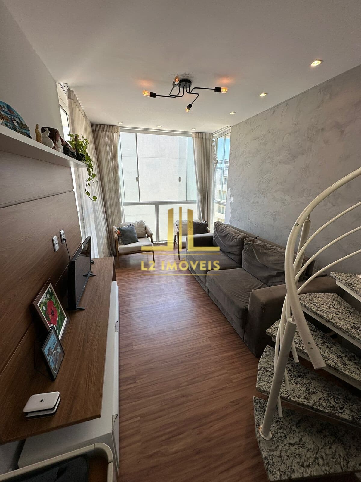 APARTAMENTO DUPLEX - 2 QUARTOS SENDO 1 SUÍTE - NASCENTE - STELLA MARIS