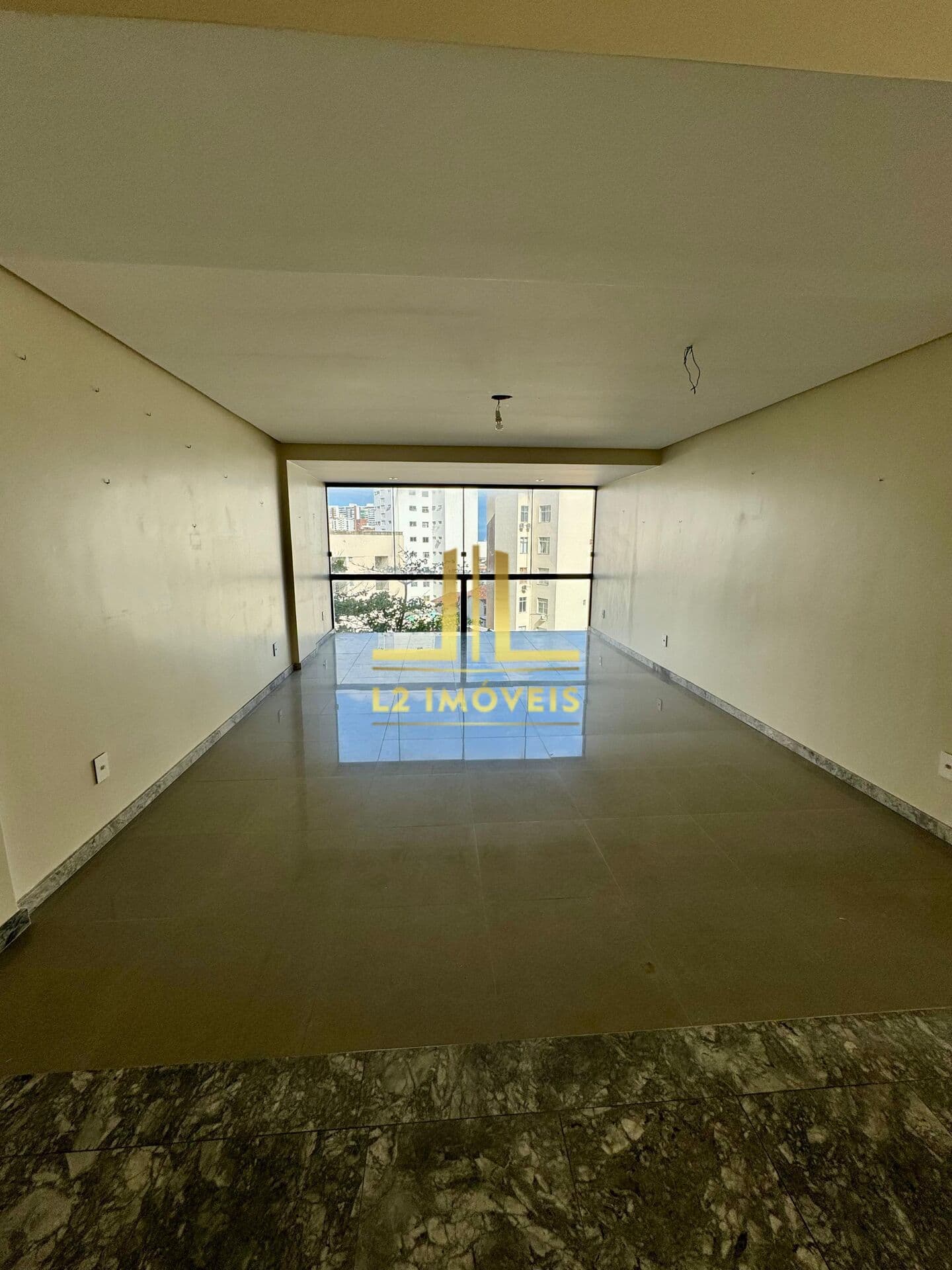 APARTAMENTO ALTOP PADRÃO - 3 QUARTOS SENDO 1 SUÍTE - NASCENTE - BARRA