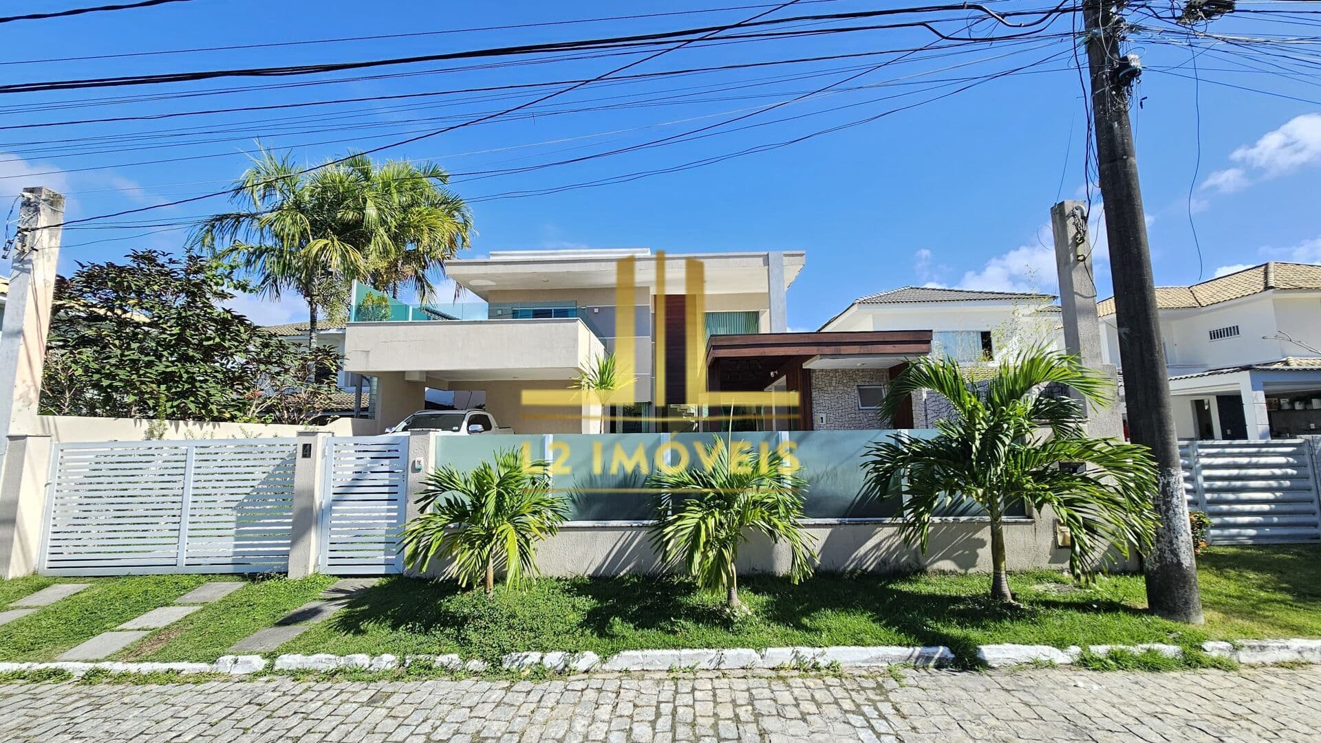 CASA LUXUOSA - 4 SUÍTES - PORTEIRA FECHADA - LAURO DE FREITAS