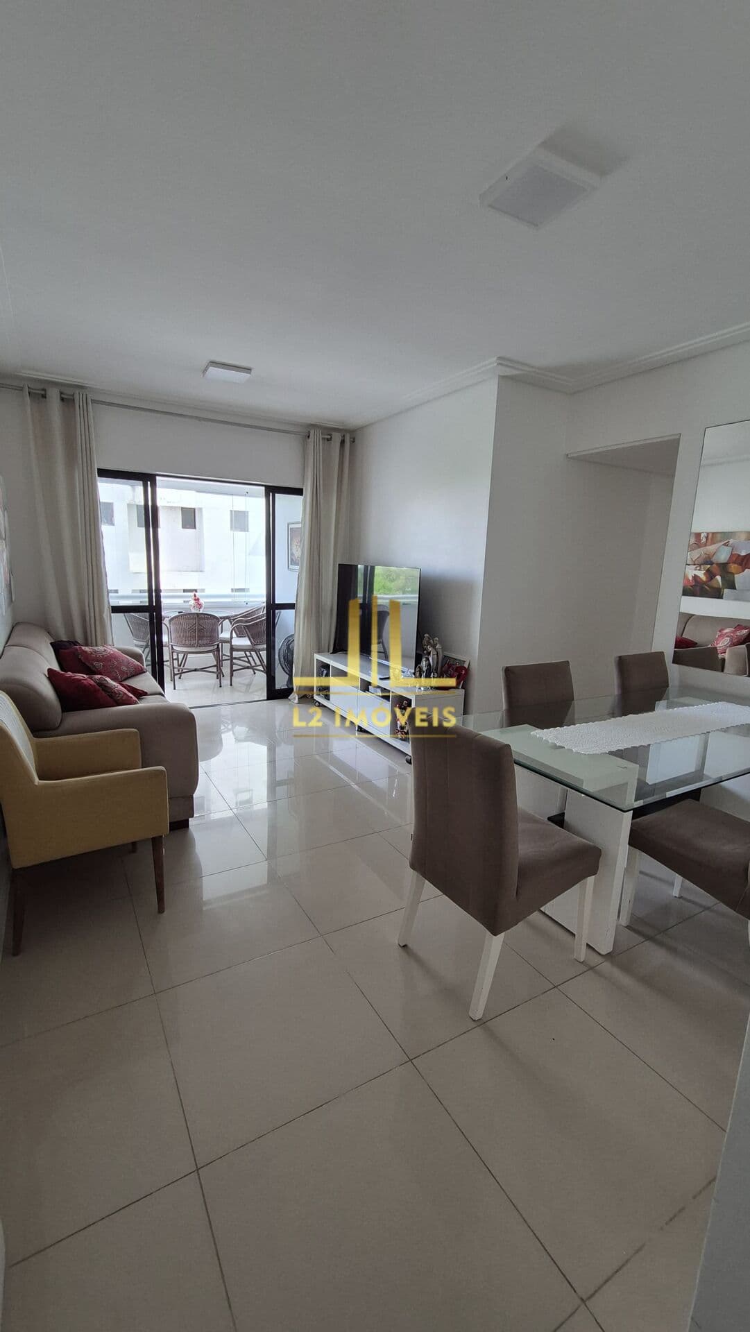 APARTAMENTO - 3/4 SENDO 1 SUÍTE - 84M² - NASCENTE - 02 VAGAS COBERTAS - COSTA AZUL