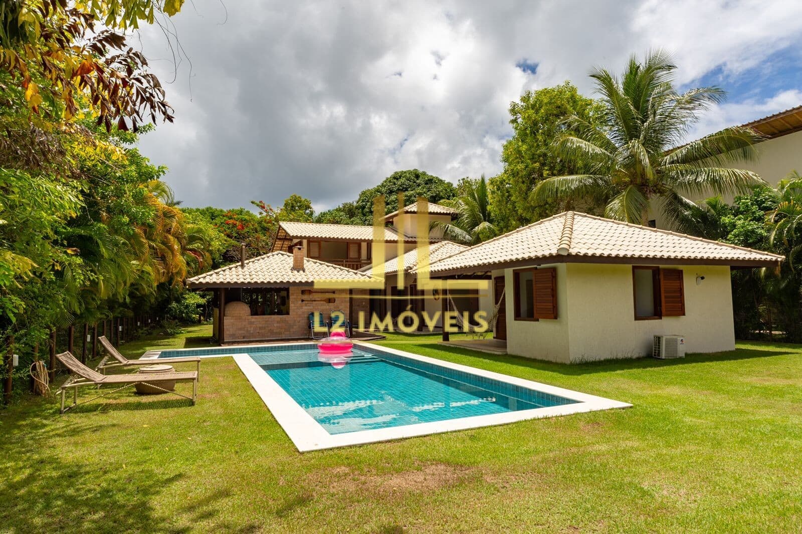 Casa 5/4 sendo 3 suítes Porteira Fechada no Quinta das Lagoas em Itacimirim R$ 2.200.000,00