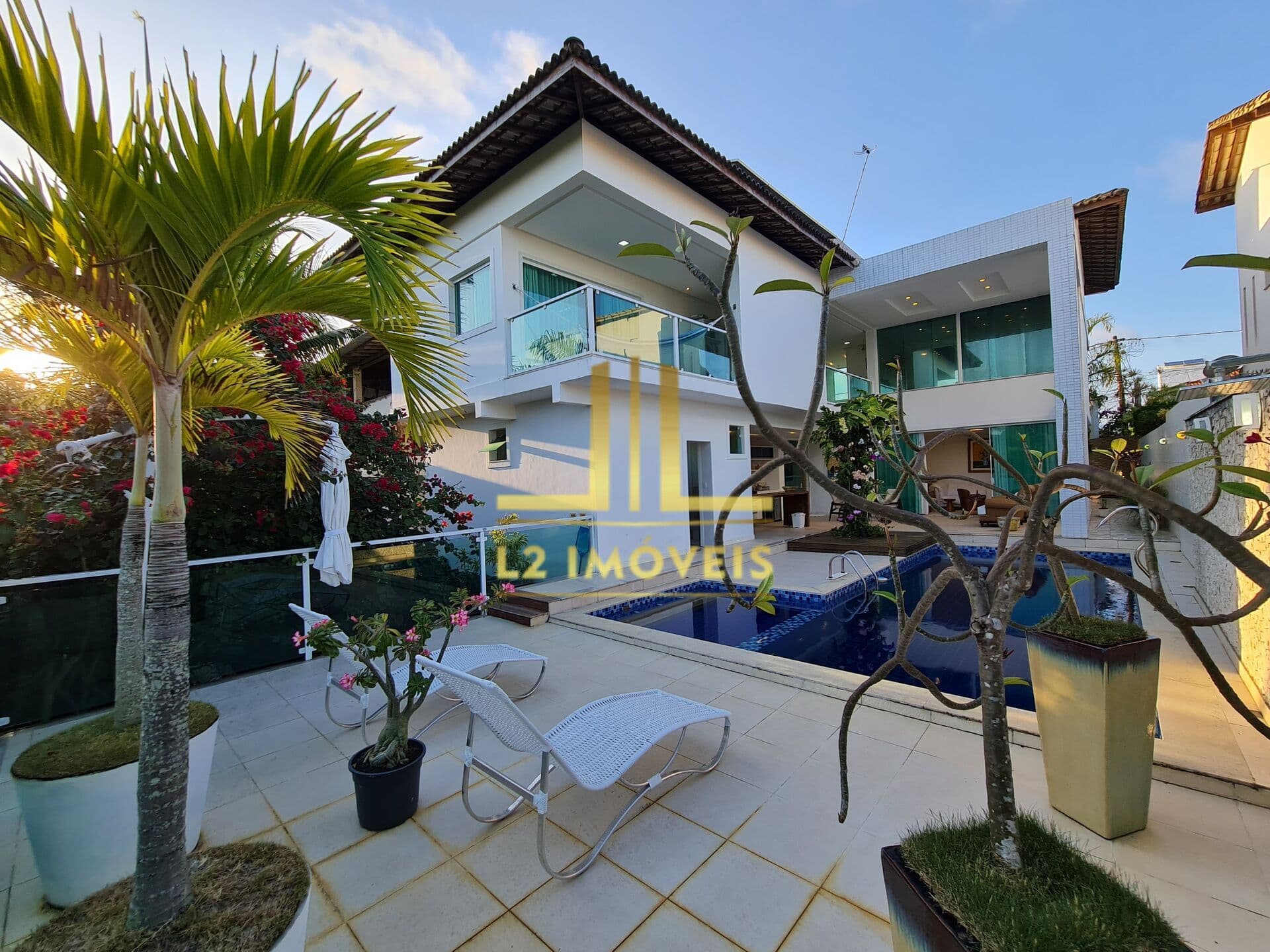 CASA ALTO PADRÃO - 5 QUARTOS COM 4 SUÍTES - VILAS DO ATLÂNTICO - PORTEIRA FECHADA