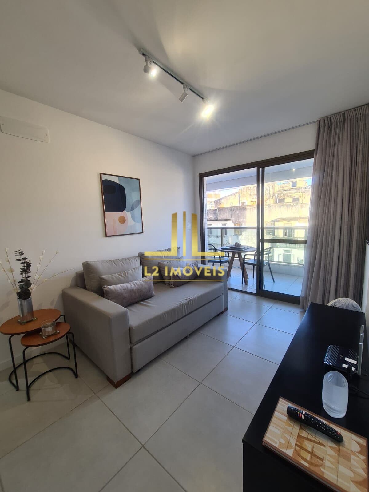 APARTAMENTO - QUARTO E SALA - VISTA MAR - PORTEIRA FECHADA - BARRA