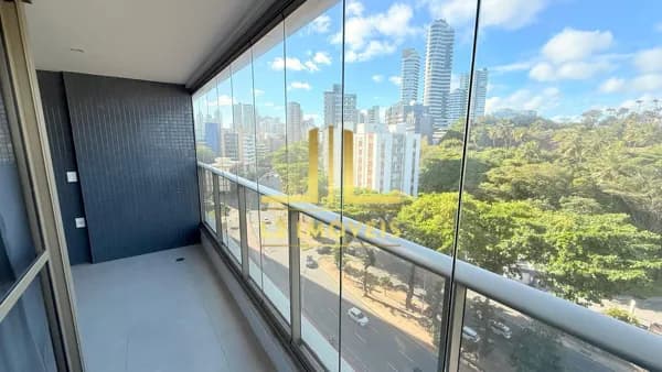 APARTAMENTO - 2/4 SENDO 1 SUÍTE - 67M² - VISTA AVENIDA - BEACH CLASS - ONDINA