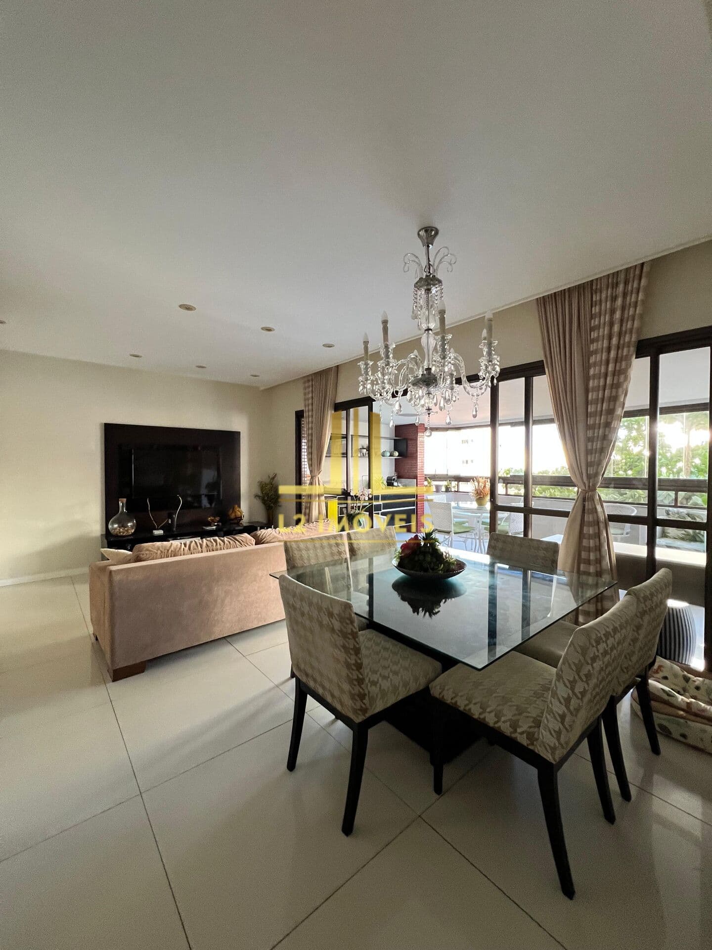 APARTAMENTO - 3/4 SENDO 2 SUÍTES - 125M² - NASCENTE - PORTEIRA FECHADA - PITUBA