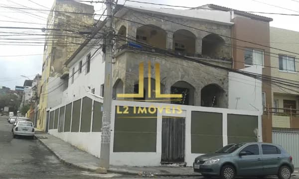 CASA - 4 QUARTOS SENDO 1 SUÍTE - PITUBA