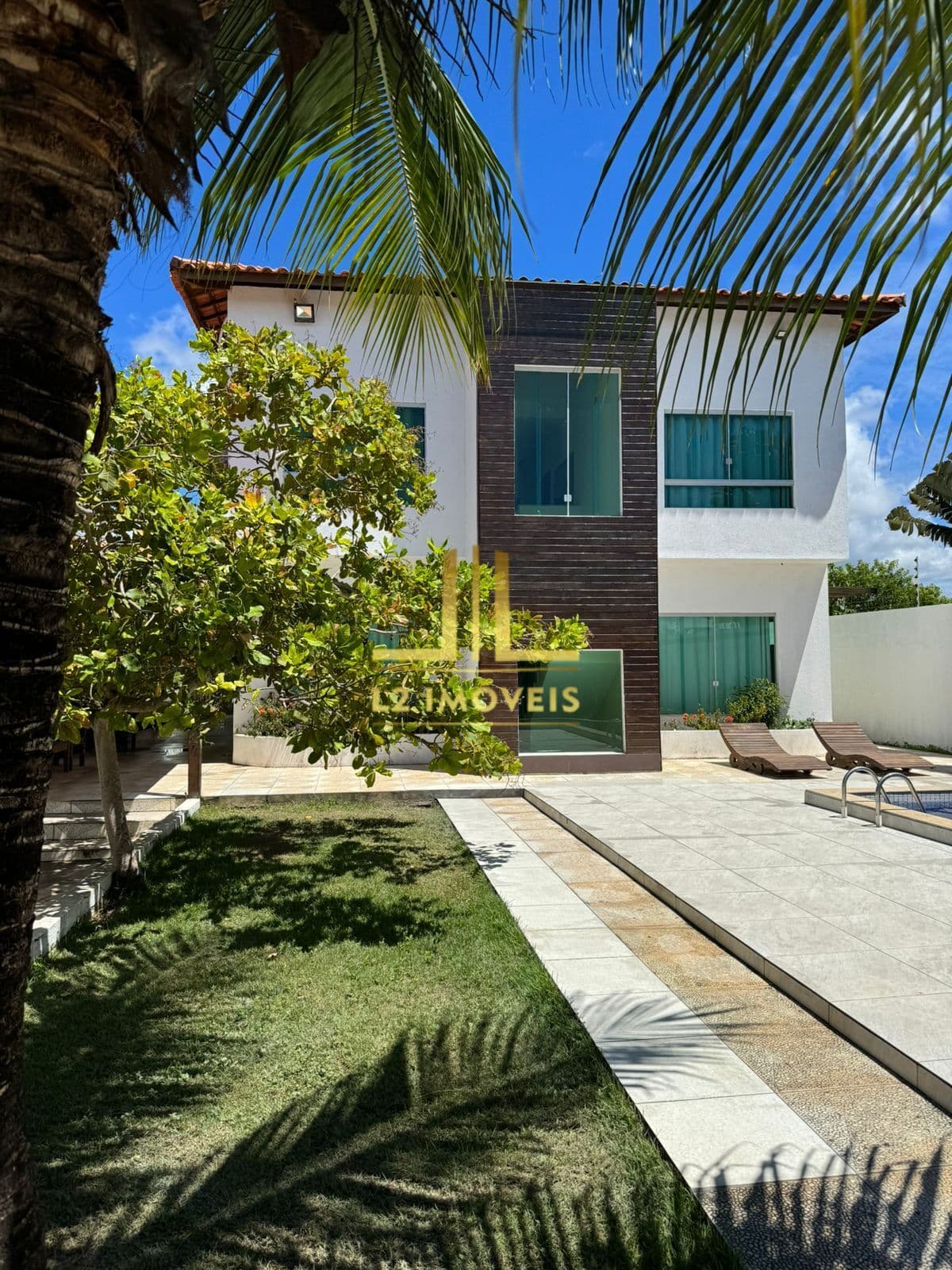 CASA LINDISSIMA - 4 SUÍTES - AREMBEPE